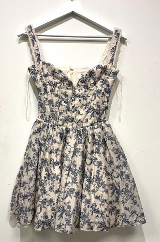 House ladies blue flower - cb,